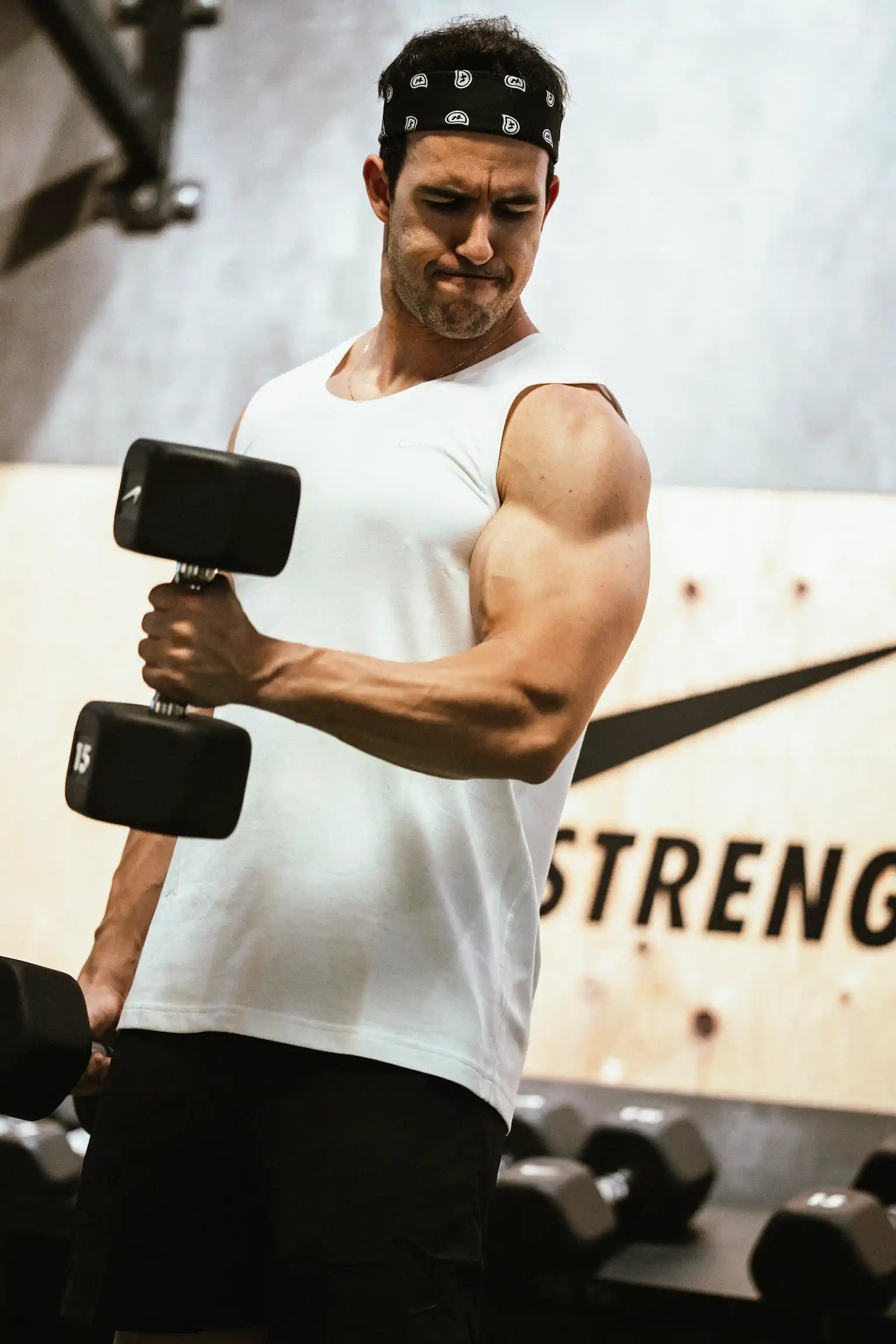Haltères Nike Strength dans l’espace fitness Fitness Campus